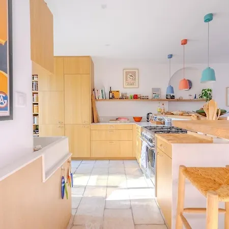 Enari House Holiday home