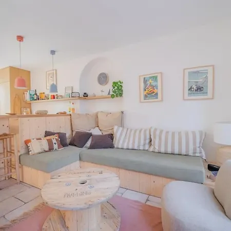 Enari House Holiday home *