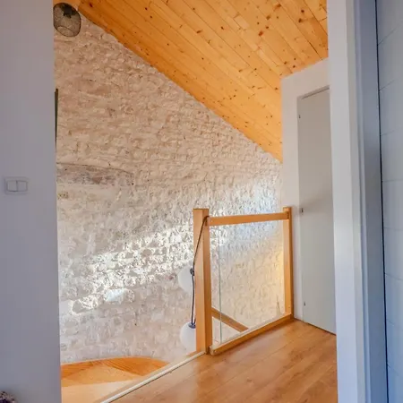 Prázdninový dům Enari House Périgny