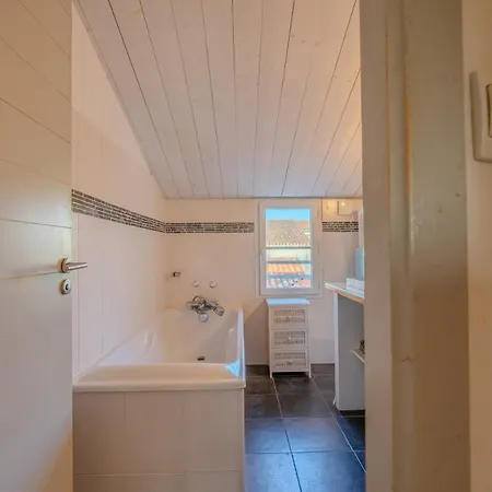 Enari House * Périgny