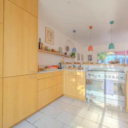 Prázdninový dům Enari House Périgny